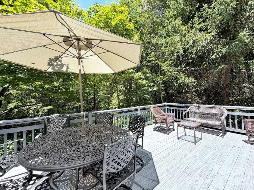 330 Sleepy Hollow Drive, Waynesville, NC 28785.  MLS# CAR4390850, YatesRealty ID 29849. 