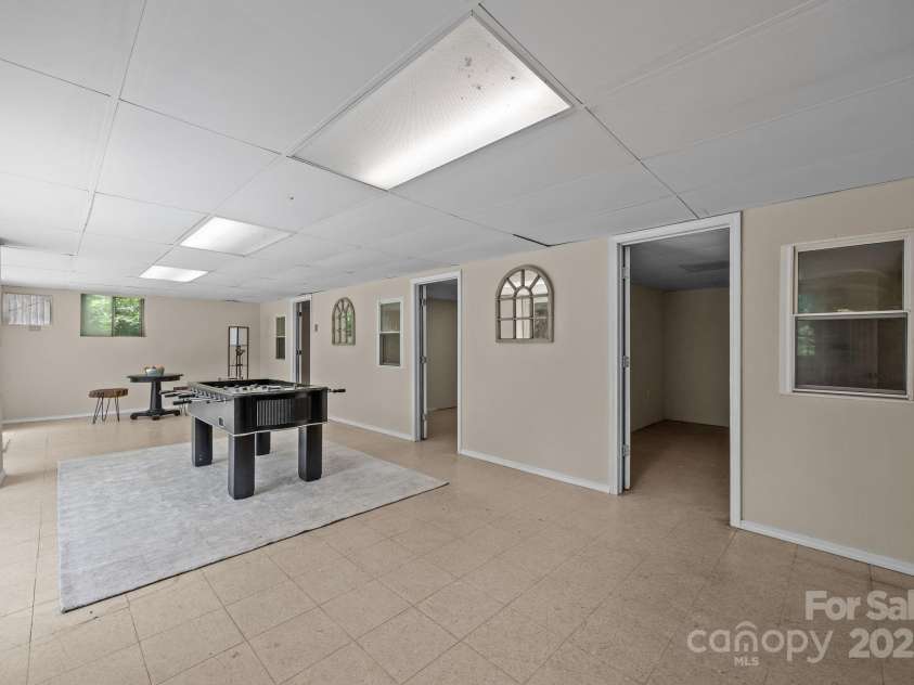 90 Knob Hill Road, Asheville, NC 28806.  MLS# CAR4265903, YatesRealty ID 29849. 