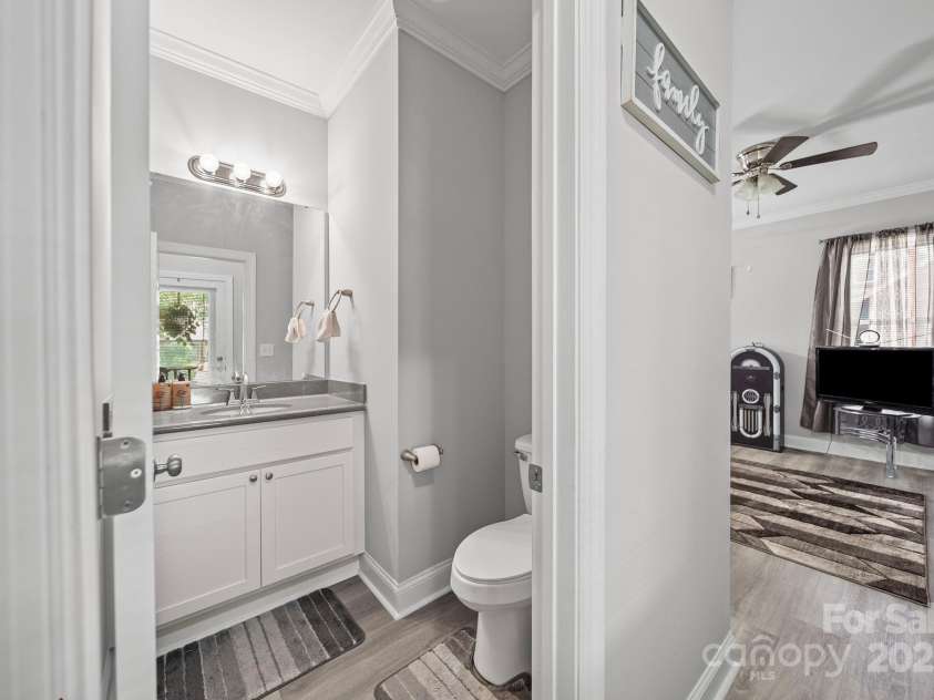 511 Carolina Avenue, Spencer, NC 28159.  MLS# CAR4304467, YatesRealty ID 2985. 