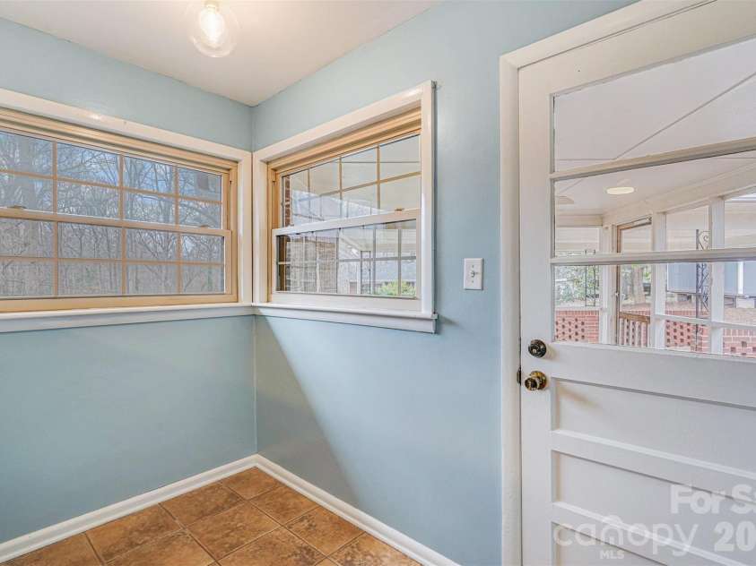 811 Parkwood Road, Shelby, NC 28150.  MLS# CAR4351663, YatesRealty ID 2985. This versatile space can be used as a study nook, drop zone, etc.