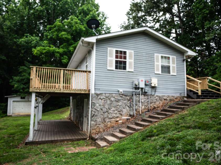 3122 Zion Church Road, Hickory, NC 28602.  MLS# CAR4392212, YatesRealty ID 29850. 