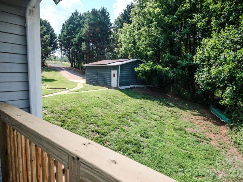 3122 Zion Church Road, Hickory, NC 28602.  MLS# CAR4392212, YatesRealty ID 29850. 