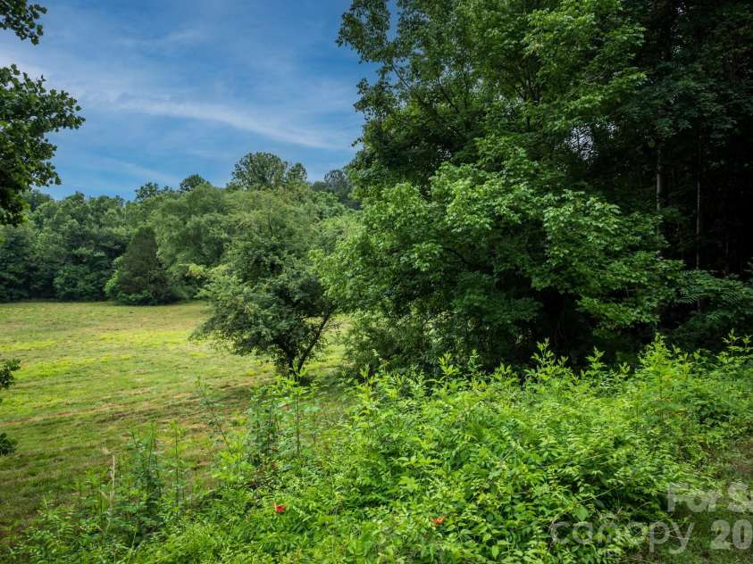 3122 Zion Church Road, Hickory, NC 28602.  MLS# CAR4392212, YatesRealty ID 29850. 