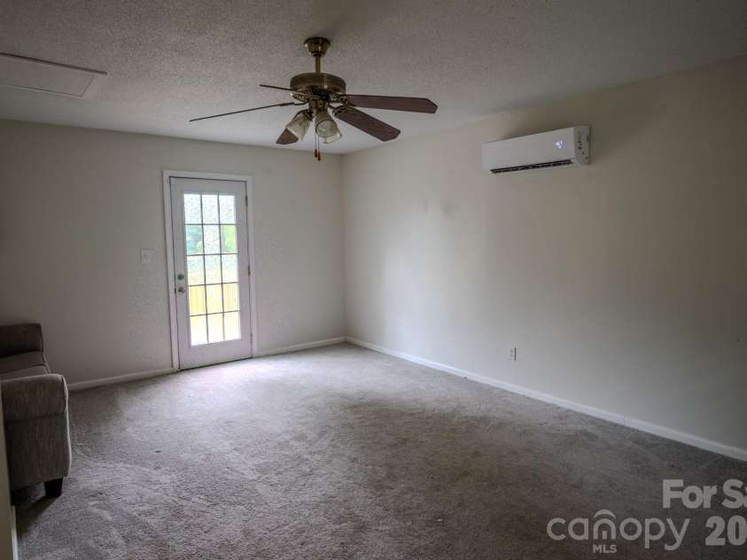 3122 Zion Church Road, Hickory, NC 28602.  MLS# CAR4392212, YatesRealty ID 29850. 