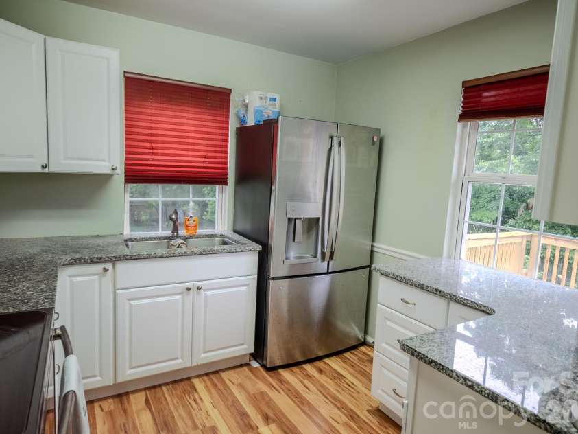 3122 Zion Church Road, Hickory, NC 28602.  MLS# CAR4392212, YatesRealty ID 29850. 