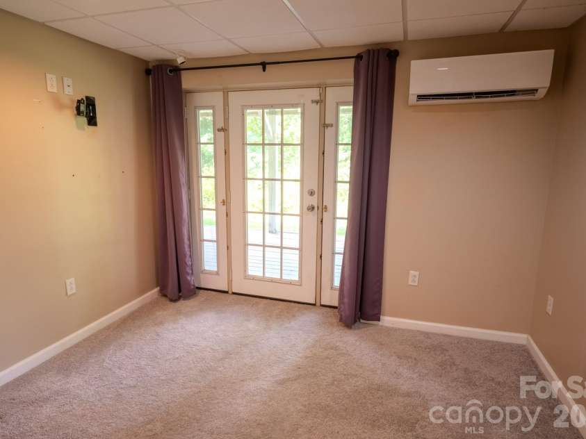3122 Zion Church Road, Hickory, NC 28602.  MLS# CAR4392212, YatesRealty ID 29850. 