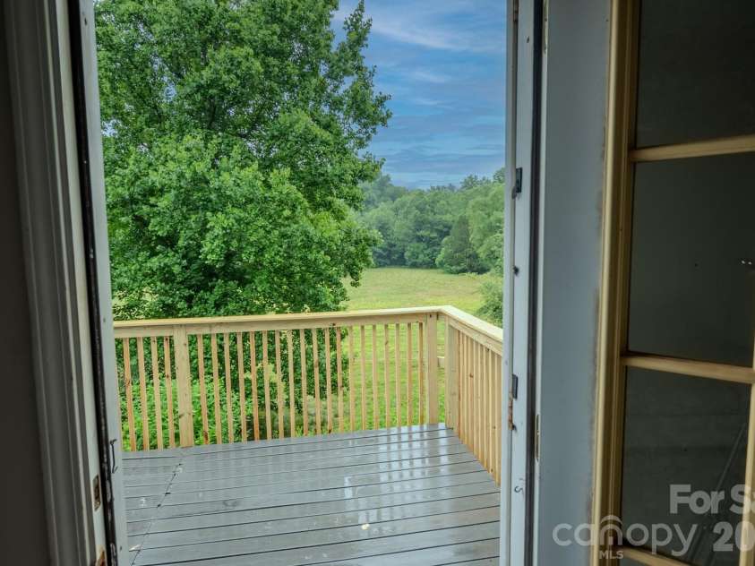 3122 Zion Church Road, Hickory, NC 28602.  MLS# CAR4392212, YatesRealty ID 29850. 