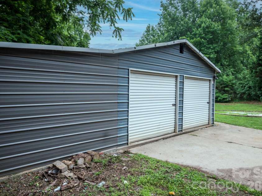3122 Zion Church Road, Hickory, NC 28602.  MLS# CAR4392212, YatesRealty ID 29850. 
