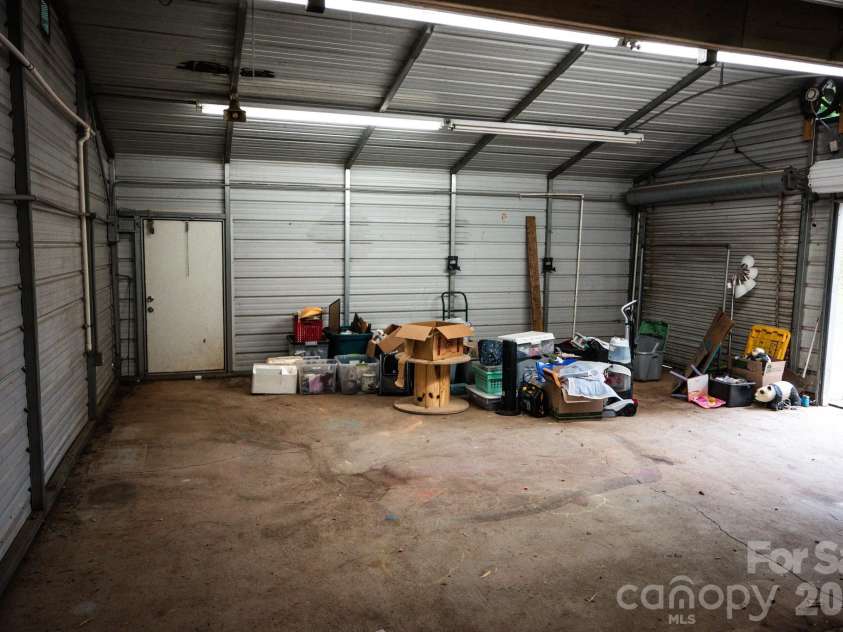 3122 Zion Church Road, Hickory, NC 28602.  MLS# CAR4392212, YatesRealty ID 29850. 