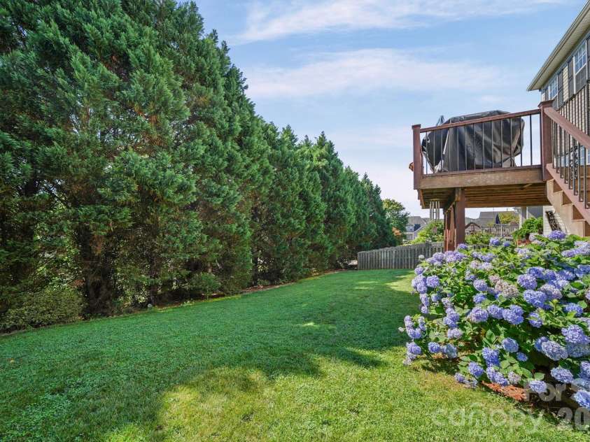 141 Riverfront Parkway, Mount Holly, NC 28120.  MLS# CAR4390841, YatesRealty ID 29853. 