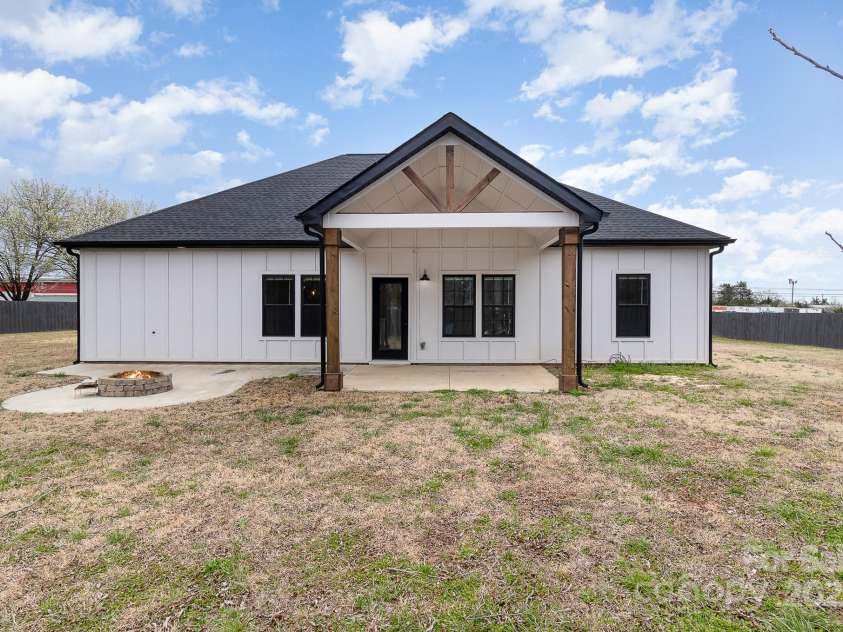 1708 Old Georgia Highway, Gaffney, SC 29341.  MLS# CAR4280695, YatesRealty ID 29853. 