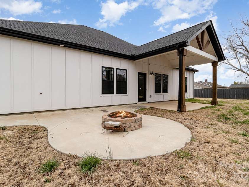 1708 Old Georgia Highway, Gaffney, SC 29341.  MLS# CAR4280695, YatesRealty ID 29853. 