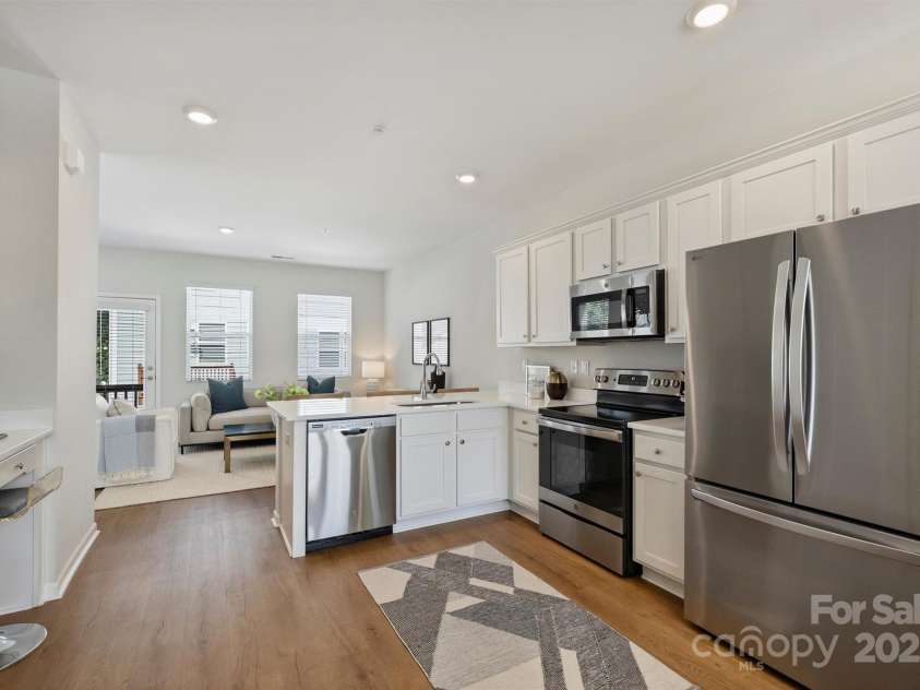 2409 Via del Conte Alley, Charlotte, NC 28205.  MLS# CAR4285187, YatesRealty ID 29854. 