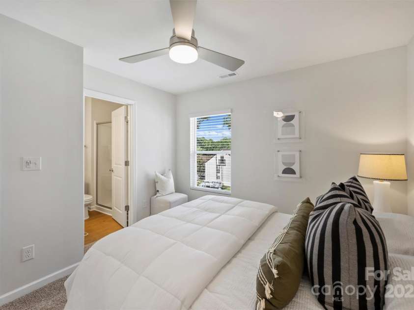 2409 Via del Conte Alley, Charlotte, NC 28205.  MLS# CAR4285187, YatesRealty ID 29854. 
