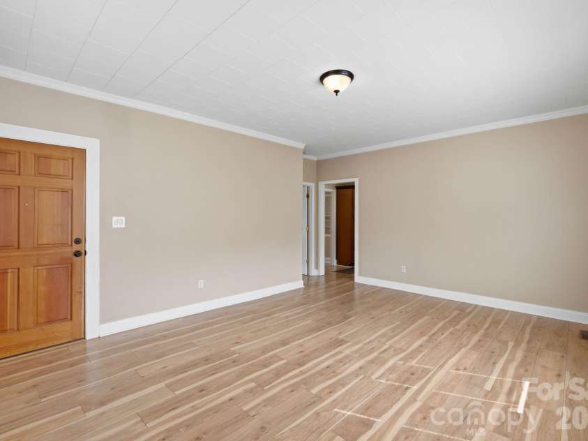 497 Washington Street, Cramerton, NC 28032.  MLS# CAR4391840, YatesRealty ID 29854. 