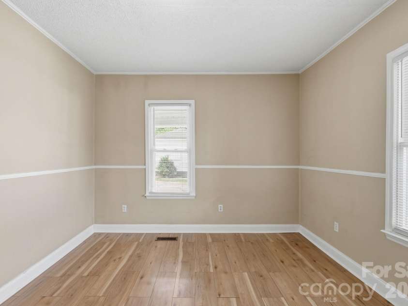 497 Washington Street, Cramerton, NC 28032.  MLS# CAR4391840, YatesRealty ID 29854. 