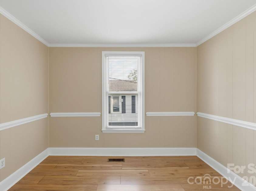 497 Washington Street, Cramerton, NC 28032.  MLS# CAR4391840, YatesRealty ID 29854. 