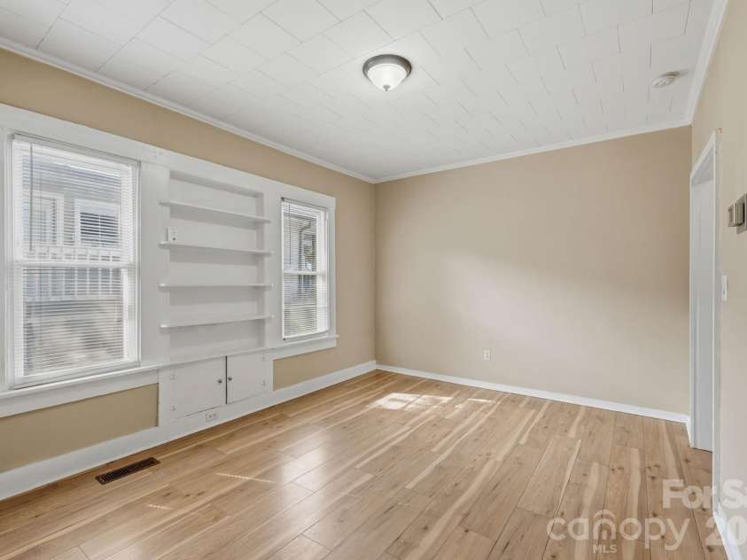 497 Washington Street, Cramerton, NC 28032.  MLS# CAR4391840, YatesRealty ID 29854. 