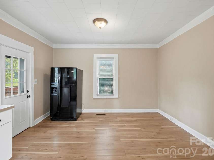 497 Washington Street, Cramerton, NC 28032.  MLS# CAR4391840, YatesRealty ID 29854. 