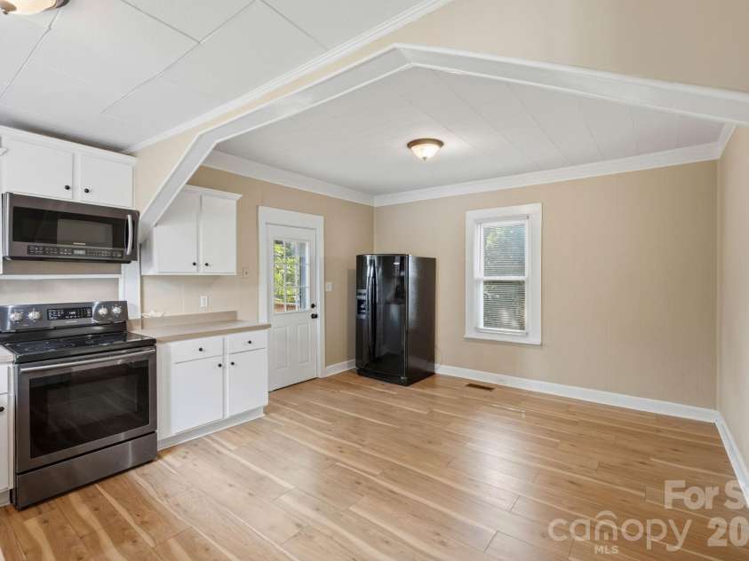 497 Washington Street, Cramerton, NC 28032.  MLS# CAR4391840, YatesRealty ID 29854. 