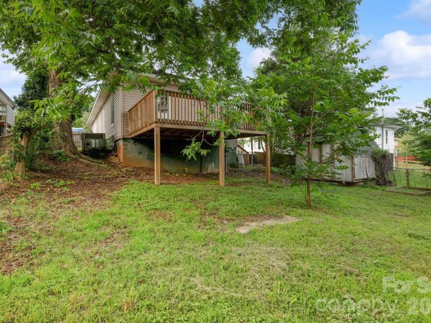 497 Washington Street, Cramerton, NC 28032.  MLS# CAR4391840, YatesRealty ID 29854. 