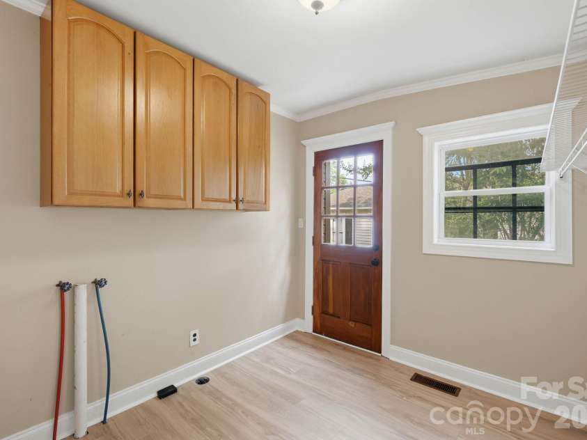 497 Washington Street, Cramerton, NC 28032.  MLS# CAR4391840, YatesRealty ID 29854. Virtually Staged