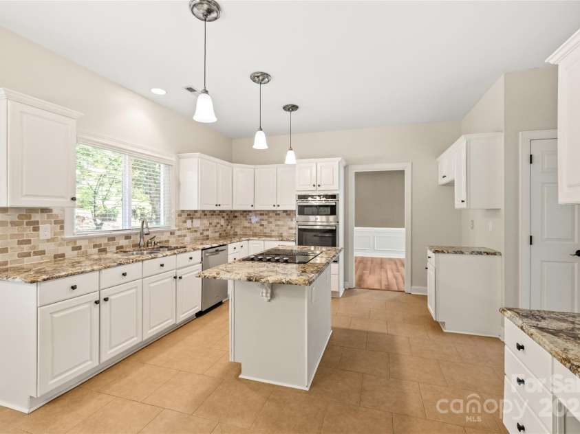 6533 Red Maple Drive, Charlotte, NC 28277.  MLS# CAR4287708, YatesRealty ID 29855. 