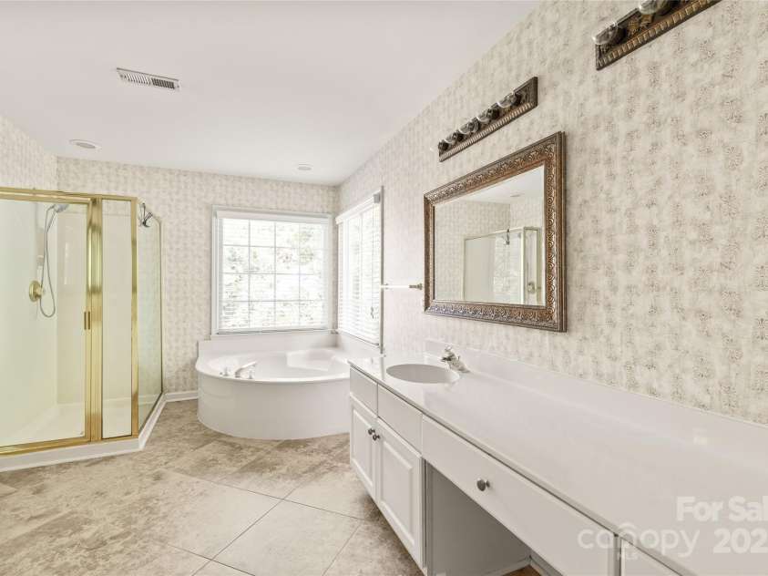 6533 Red Maple Drive, Charlotte, NC 28277.  MLS# CAR4287708, YatesRealty ID 29855. 