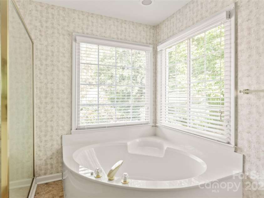 6533 Red Maple Drive, Charlotte, NC 28277.  MLS# CAR4287708, YatesRealty ID 29855. 