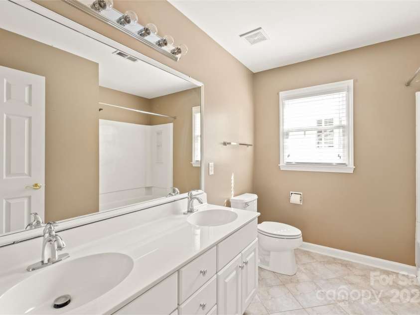 6533 Red Maple Drive, Charlotte, NC 28277.  MLS# CAR4287708, YatesRealty ID 29855. 