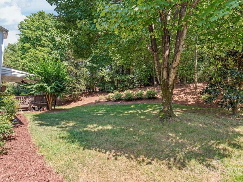 6533 Red Maple Drive, Charlotte, NC 28277.  MLS# CAR4287708, YatesRealty ID 29855. 