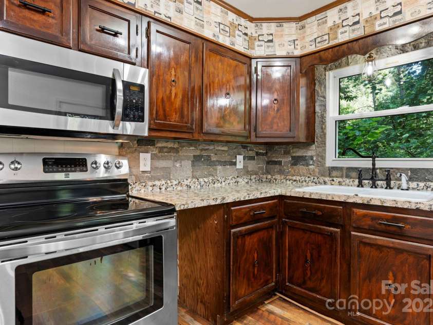 3498 Kanupp Drive, Newton, NC 28658.  MLS# CAR4283687, YatesRealty ID 29856. 