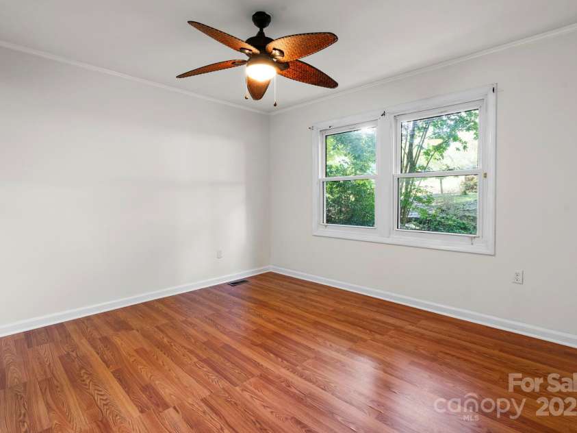 3498 Kanupp Drive, Newton, NC 28658.  MLS# CAR4283687, YatesRealty ID 29856. 