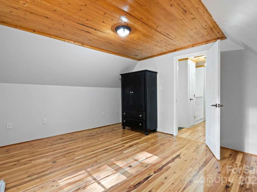 3498 Kanupp Drive, Newton, NC 28658.  MLS# CAR4283687, YatesRealty ID 29856. 