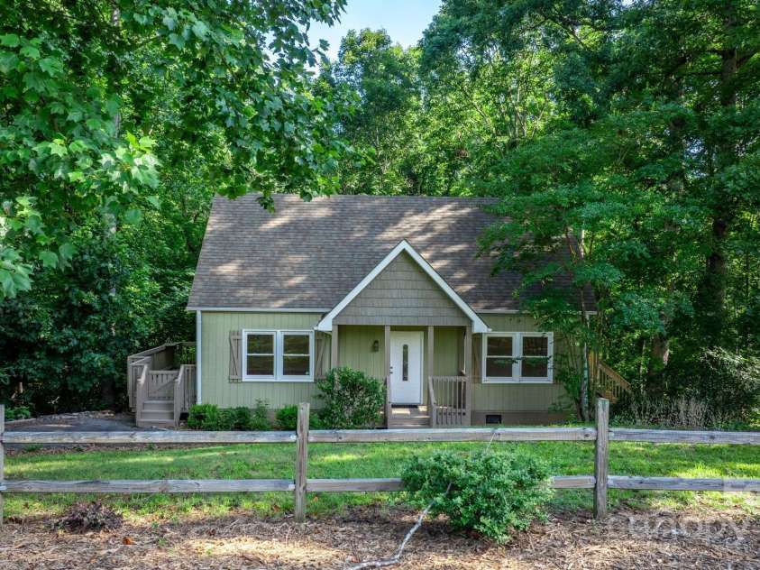 3498 Kanupp Drive, Newton, NC 28658.  MLS# CAR4283687, YatesRealty ID 29856. 