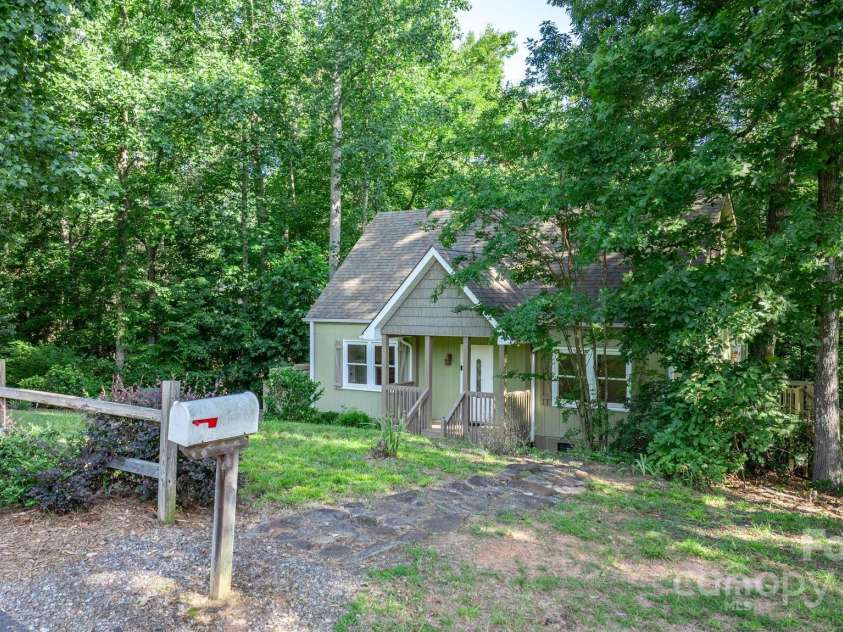 3498 Kanupp Drive, Newton, NC 28658.  MLS# CAR4283687, YatesRealty ID 29856. 