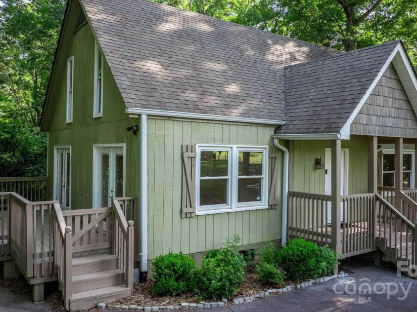 3498 Kanupp Drive, Newton, NC 28658.  MLS# CAR4283687, YatesRealty ID 29856. 