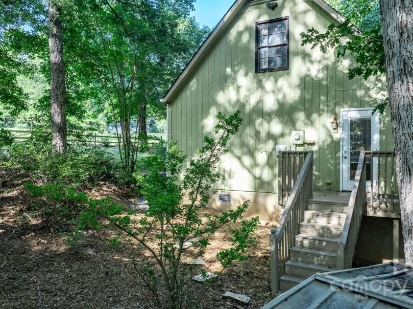 3498 Kanupp Drive, Newton, NC 28658.  MLS# CAR4283687, YatesRealty ID 29856. 