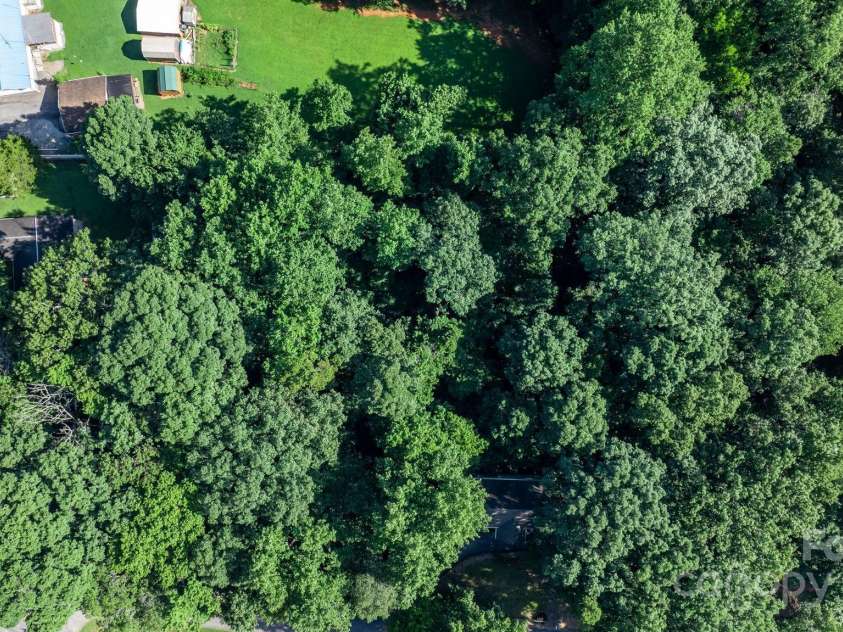 3498 Kanupp Drive, Newton, NC 28658.  MLS# CAR4283687, YatesRealty ID 29856. 