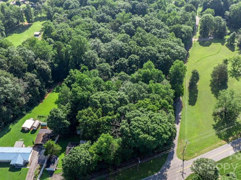 3498 Kanupp Drive, Newton, NC 28658.  MLS# CAR4283687, YatesRealty ID 29856. 