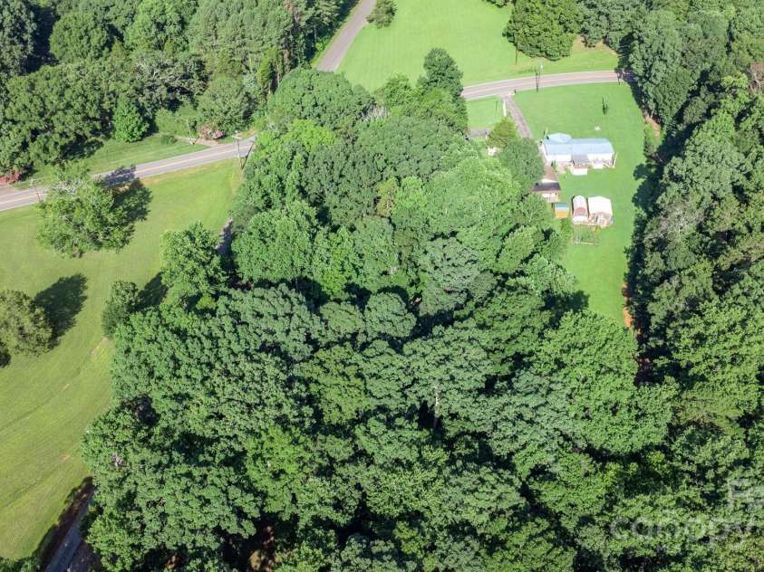 3498 Kanupp Drive, Newton, NC 28658.  MLS# CAR4283687, YatesRealty ID 29856. 