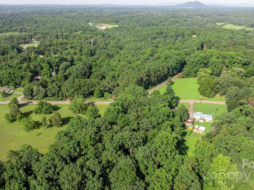 3498 Kanupp Drive, Newton, NC 28658.  MLS# CAR4283687, YatesRealty ID 29856. 