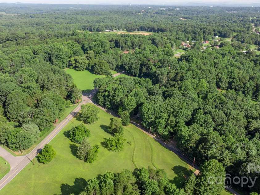 3498 Kanupp Drive, Newton, NC 28658.  MLS# CAR4283687, YatesRealty ID 29856. 