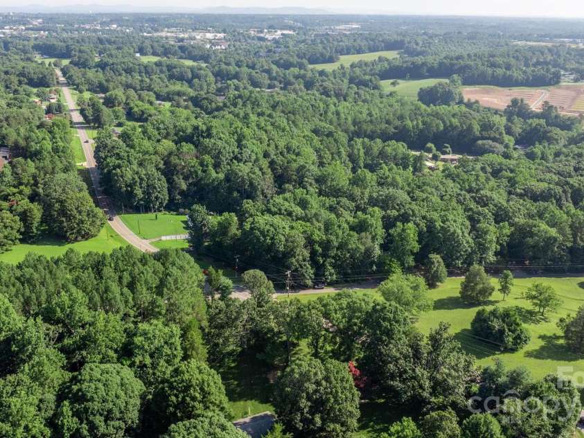 3498 Kanupp Drive, Newton, NC 28658.  MLS# CAR4283687, YatesRealty ID 29856. 