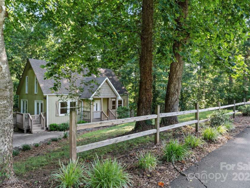 3498 Kanupp Drive, Newton, NC 28658.  MLS# CAR4283687, YatesRealty ID 29856. 