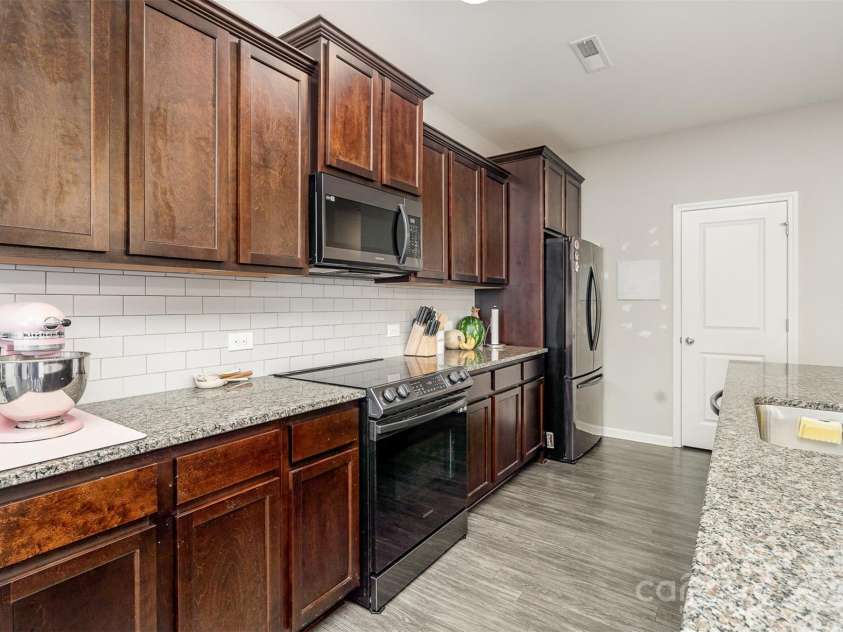 145 Hidden Lakes Road, Statesville, NC 28677.  MLS# CAR4282697, YatesRealty ID 29857. 