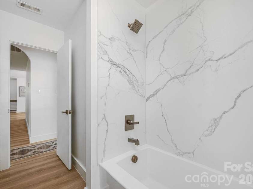 911 Woodlawn Road, Charlotte, NC 28209.  MLS# CAR4380203, YatesRealty ID 29857. 