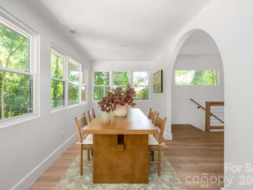 911 Woodlawn Road, Charlotte, NC 28209.  MLS# CAR4380203, YatesRealty ID 29857. 