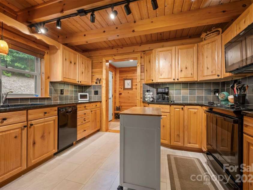 190 Observation Ridge, Rutherfordton, NC 28139.  MLS# CAR4281326, YatesRealty ID 29858. 