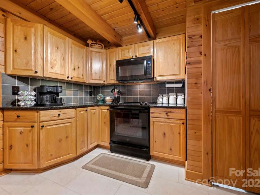 190 Observation Ridge, Rutherfordton, NC 28139.  MLS# CAR4281326, YatesRealty ID 29858. 